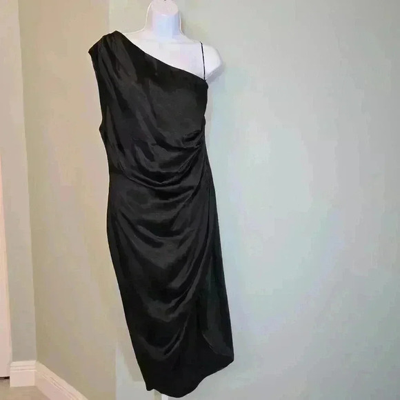 Elliatt Cassini Sheath Dress *Revolve* Ruched Side One Shoulder Satin Black - Picture 2 of 8